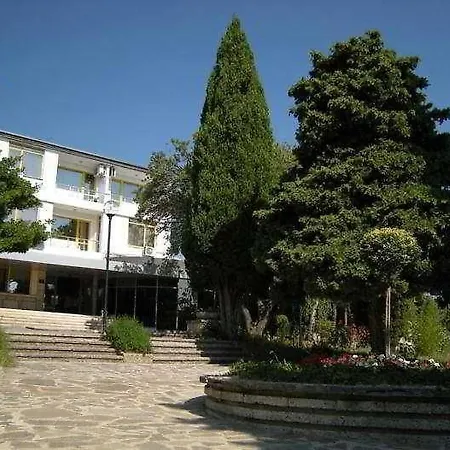 فندق Strandja