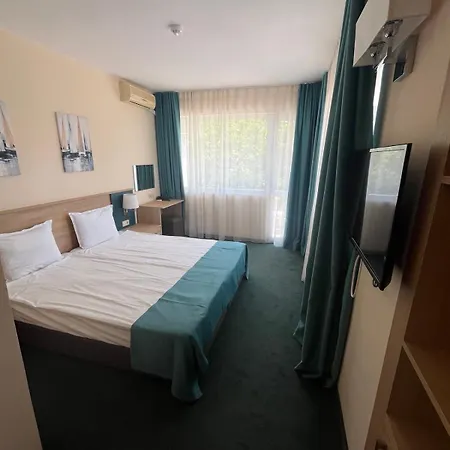 Strandja فندق فارنا